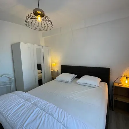 Renove, 4 Pers, 50m Plage, Wifi, Cour/terrasse, - Fr-1-413-239 Apartment *