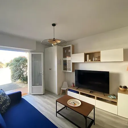 Apartment Renove, 4 Pers, 50m Plage, Wifi, Cour/terrasse, - Fr-1-413-239 *